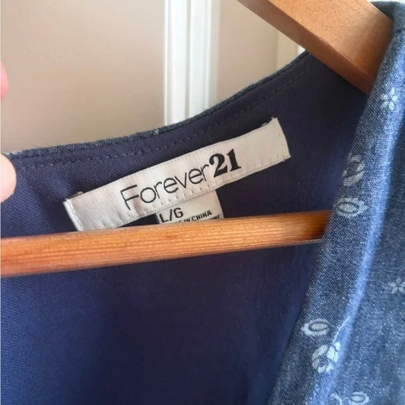 Like new Forever 21 chambray blue Floral Dress, size L, fits like M. Mini. 90s - Picture 2 of 7